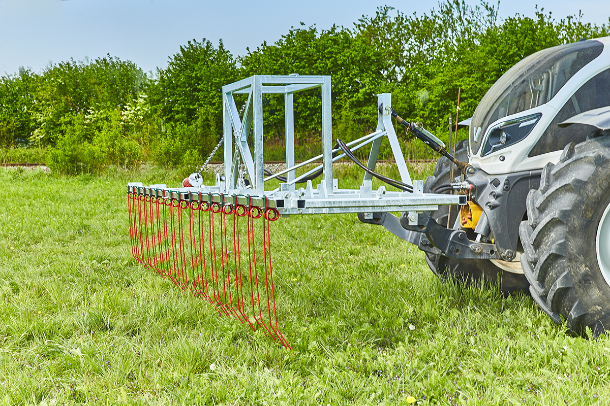 Barre d'effarouchement sur Valtra 2.